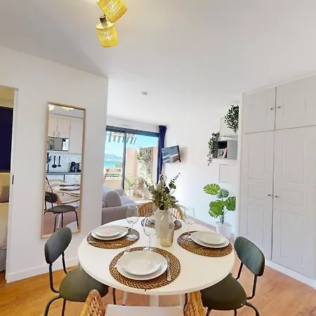 Terrasse Avec Apercu Mer, Piscine, A 200m Apartment Cannes